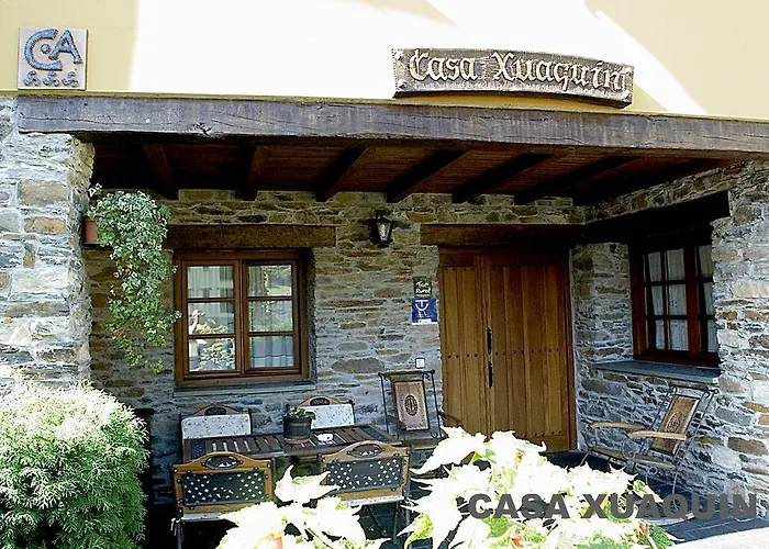 Casa Xuaquin Guest house Moal